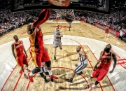 开云足球直播-基耶萨闪电破局，欧冠半决赛之夜悬念提前终结