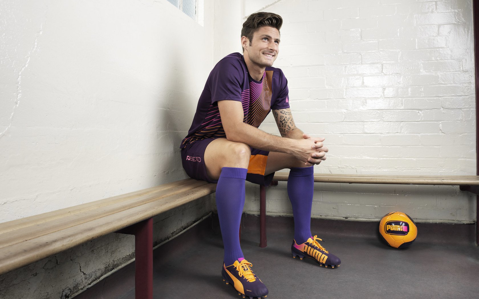 塞维利亚强压马竞，恩佐一球定乾坤，皮斯胡安之夜见证新王登基